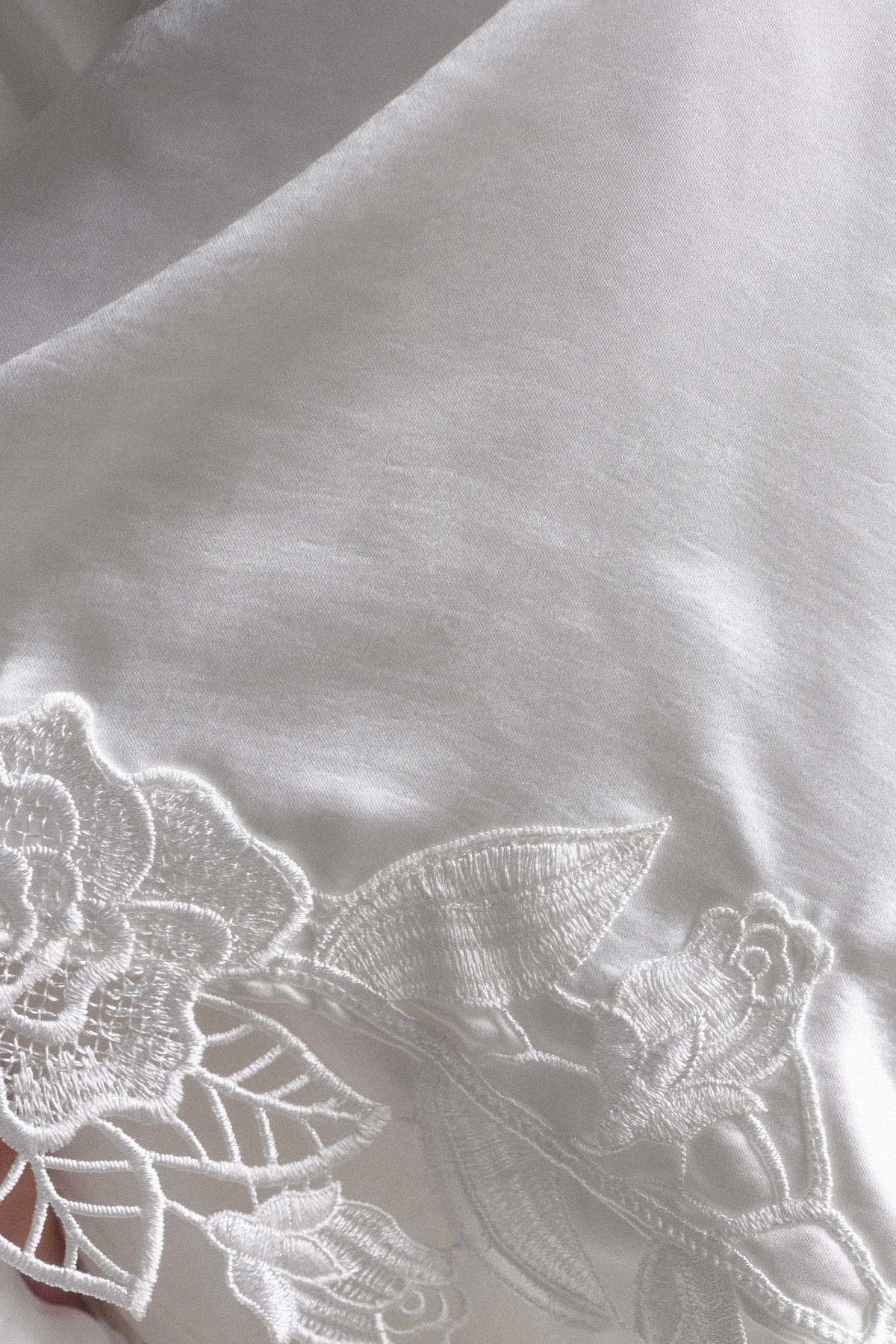 Sullivan Satin Bridal Robe With Lace - Ivory