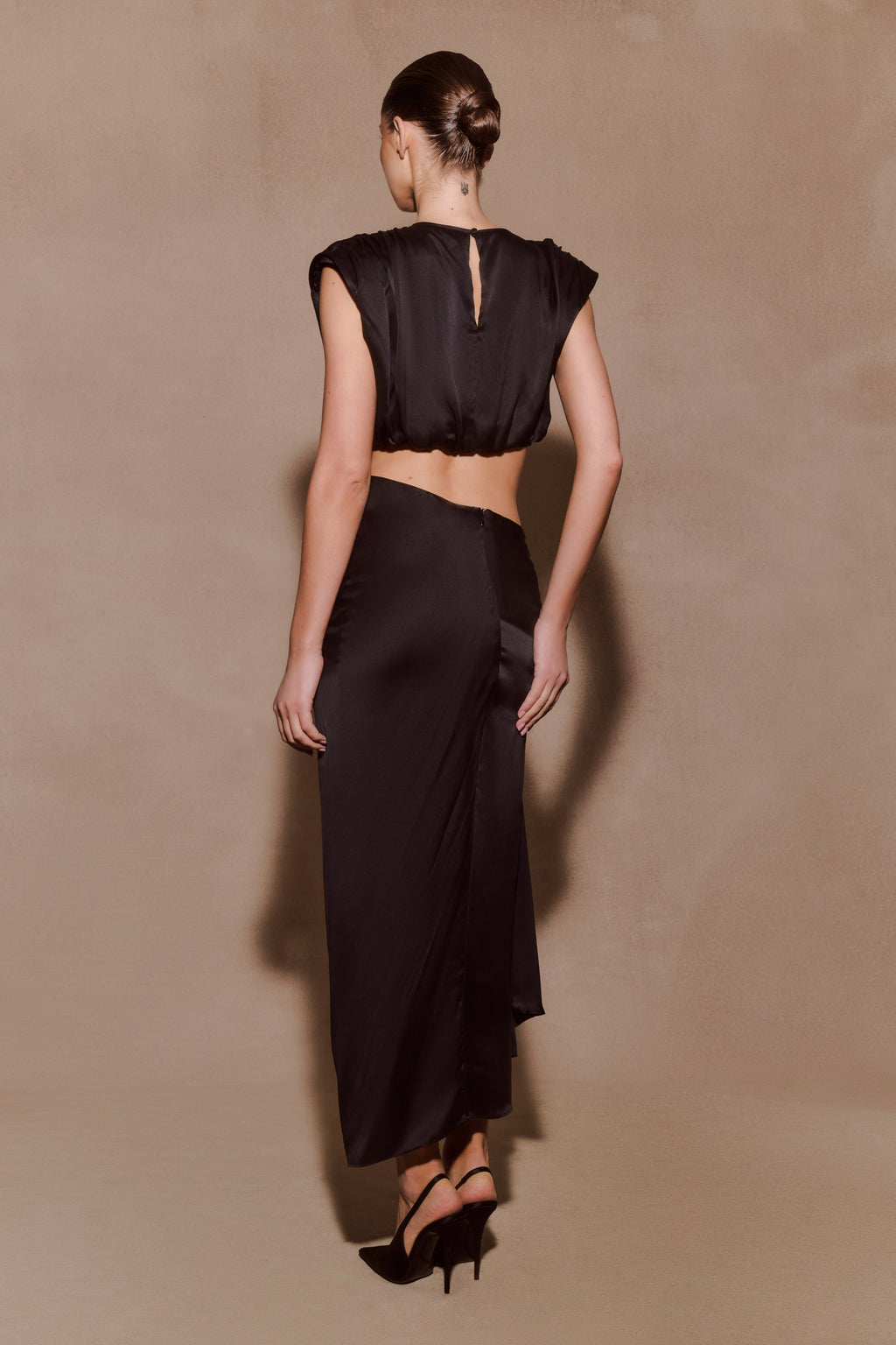 Zendaya Silk Midi Skirt - Black