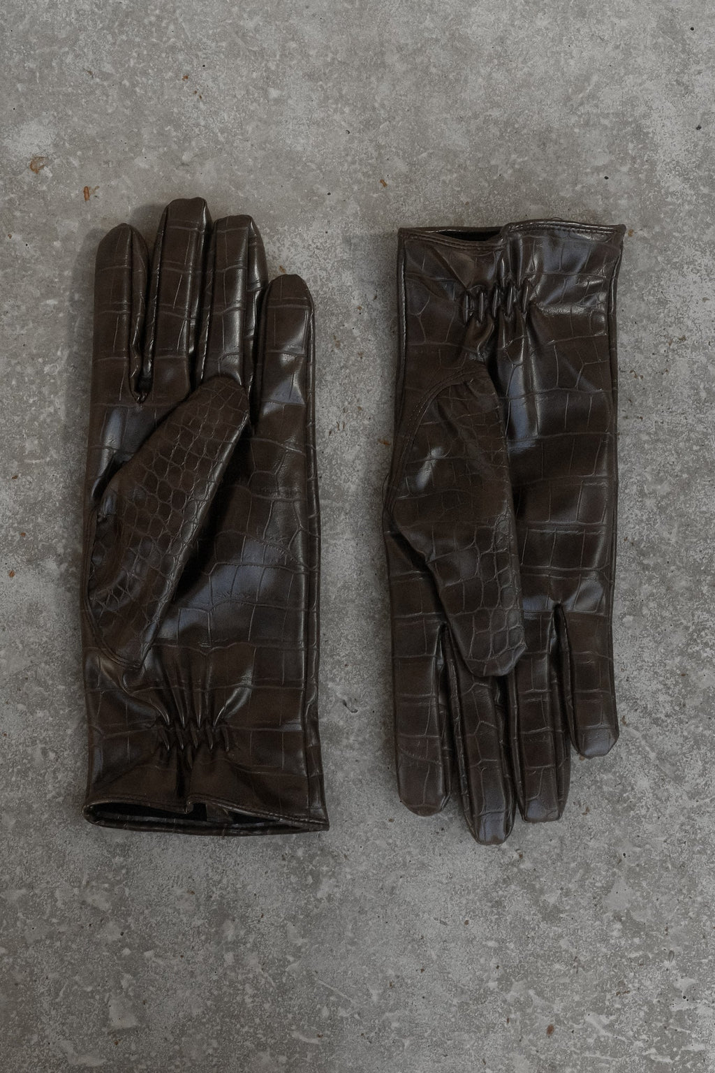 Atlas Faux Leather Crocodile Gloves - Chocolate