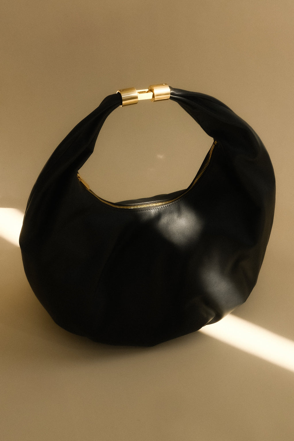 Bristol Croissant Leather Shoulder Bag - Black
